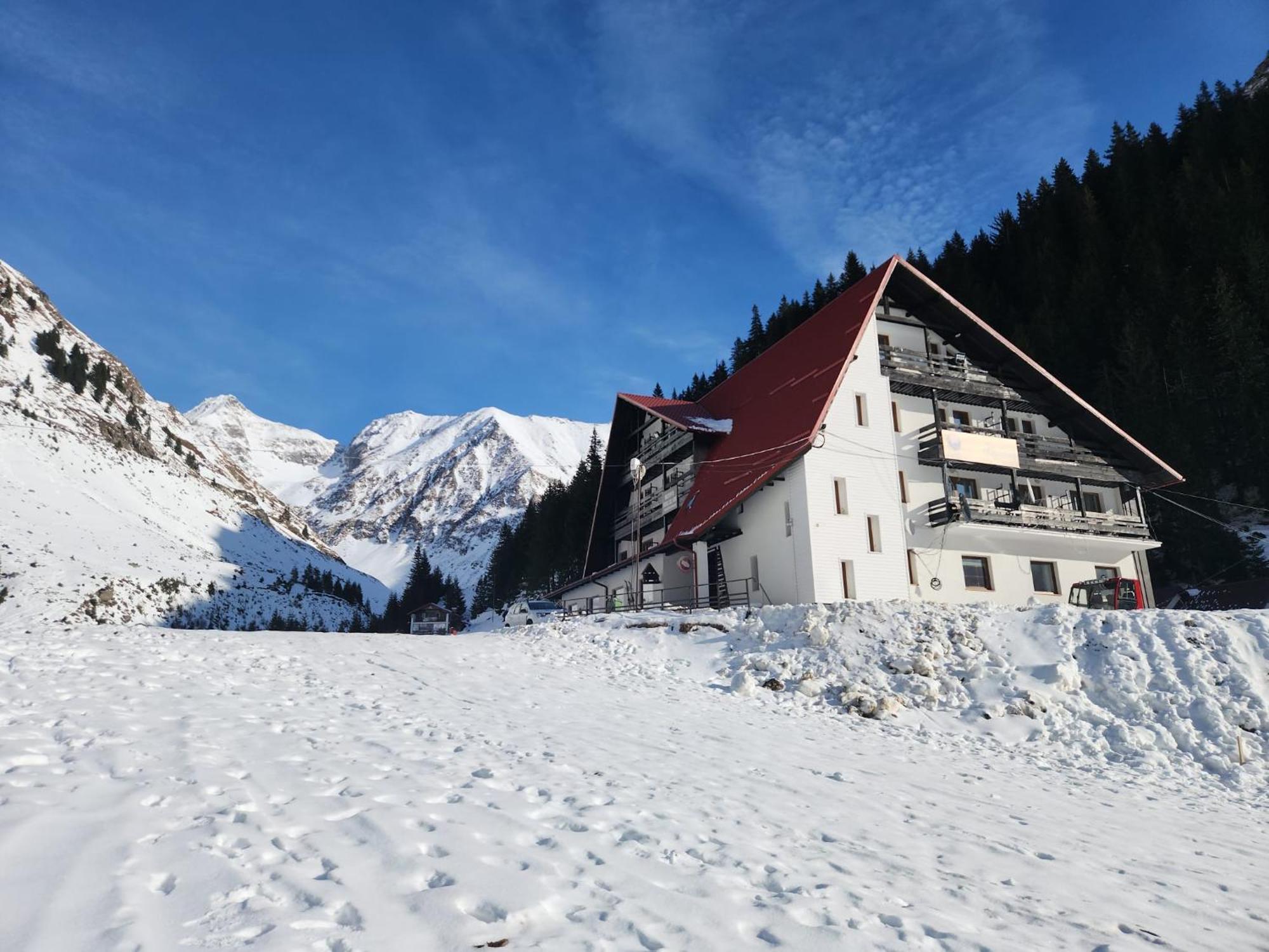 Hotel Paraul Capra Cumpana  Экстерьер фото