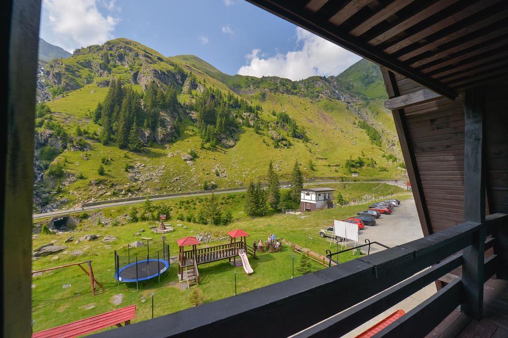 Hotel Paraul Capra Cumpana  Экстерьер фото