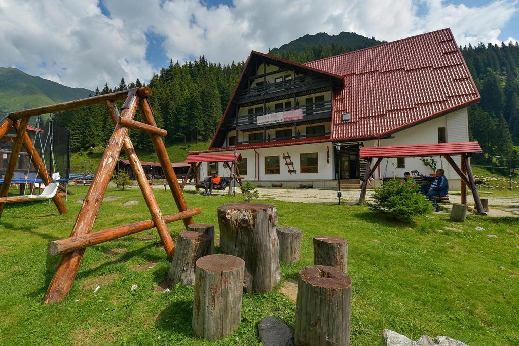 Hotel Paraul Capra Cumpana  Экстерьер фото